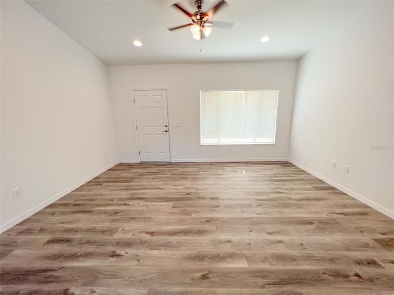 Recently Rented: $1,525 (3 beds, 2 baths, 1331 Square Feet)