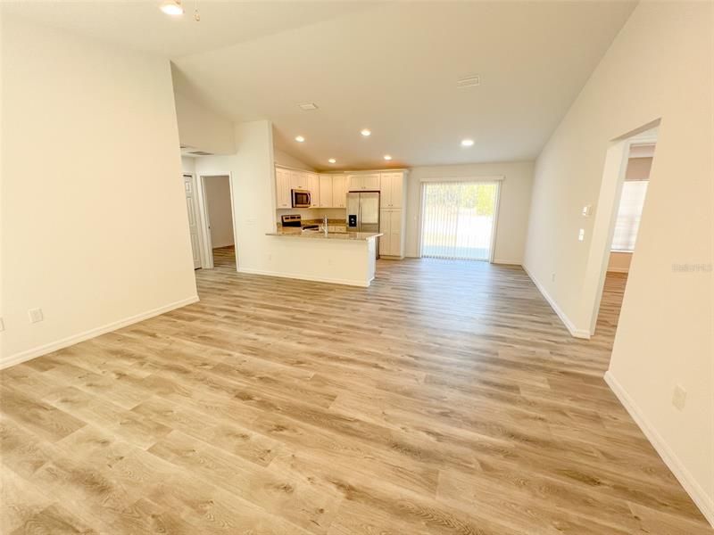 Recently Rented: $1,525 (3 beds, 2 baths, 1331 Square Feet)