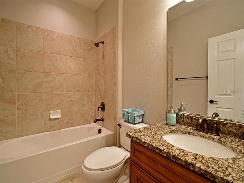 最近租的: $3,750 (5 贝兹, 3 浴室, 3067 平方英尺)