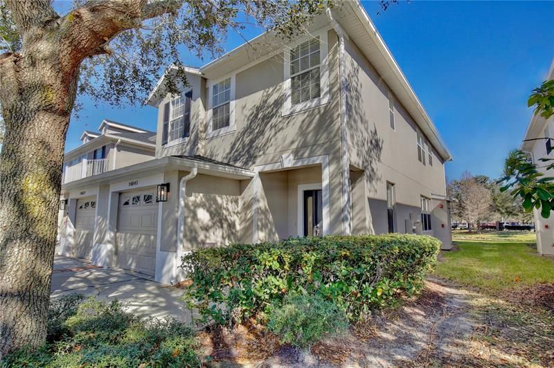 WELCOME HOME to one of the largest townhomes in the 32828 area.