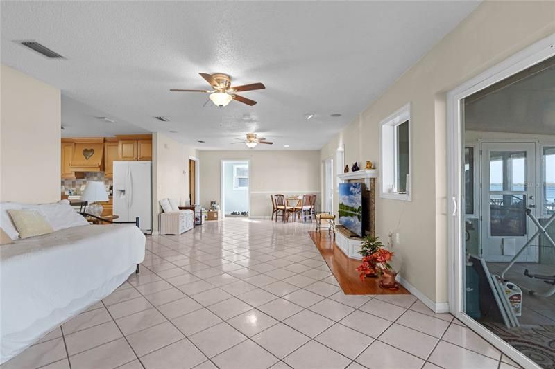 Recently Sold: $489,900 (2 beds, 1 baths, 1632 Square Feet)