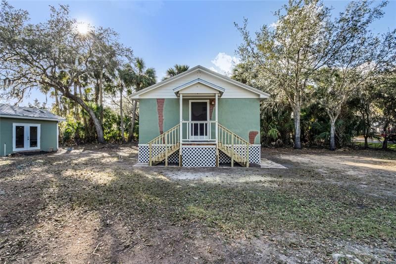 Recently Sold: $489,900 (2 beds, 1 baths, 1632 Square Feet)