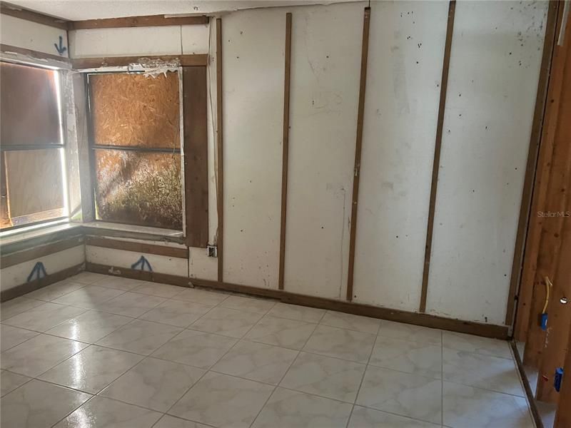 Vendido Recientemente: $95,900 (3 camas, 2 baños, 1461 Pies cuadrados)