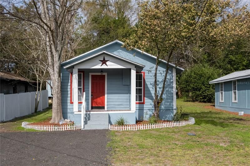 Recently Sold: $199,900 (3 beds, 2 baths, 1072 Square Feet)