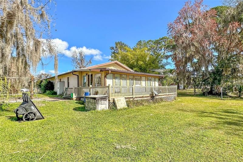 Recently Sold: $350,000 (2 beds, 1 baths, 2350 Square Feet)