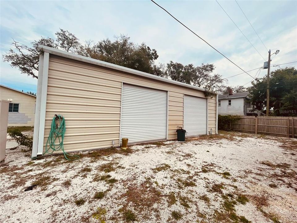 Recently Sold: $450,000 (0 beds, 0 baths, 1557 Square Feet)