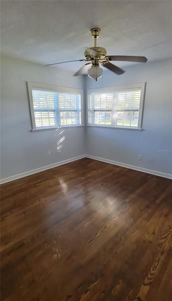 Recently Rented: $2,325 (3 beds, 2 baths, 1372 Square Feet)