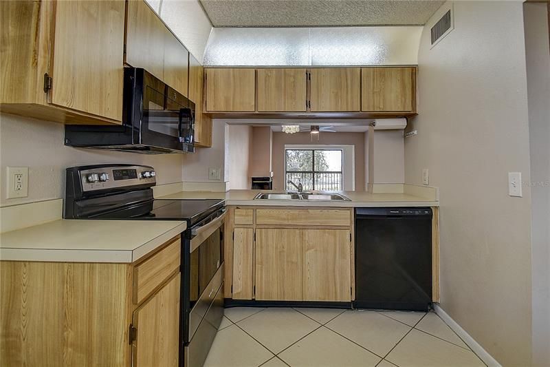 Recently Sold: $284,500 (2 beds, 2 baths, 1185 Square Feet)