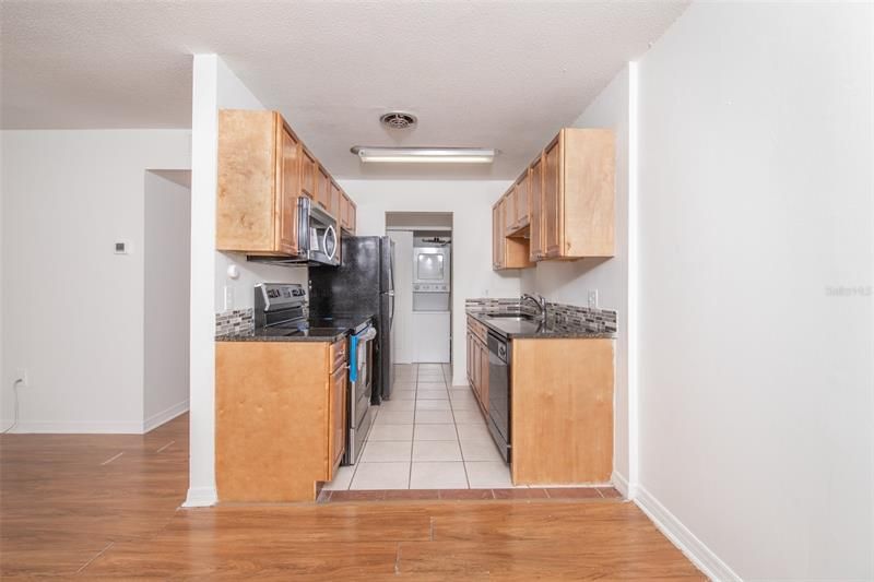 Recently Sold: $149,900 (2 beds, 1 baths, 881 Square Feet)