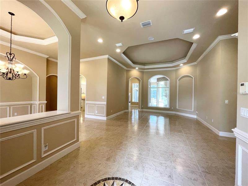 Foyer & living room