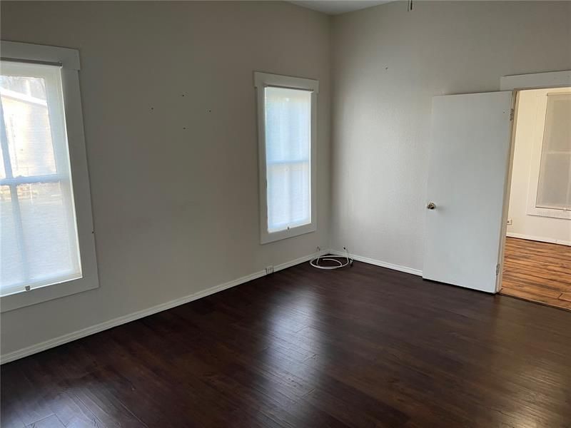 Recently Rented: $1,100 (2 beds, 1 baths, 770 Square Feet)