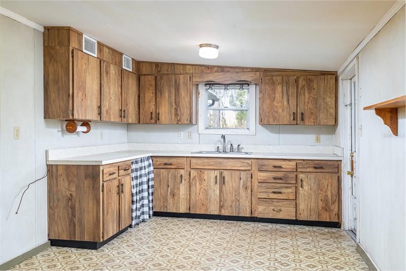 Recently Sold: $800,000 (2 beds, 2 baths, 1600 Square Feet)