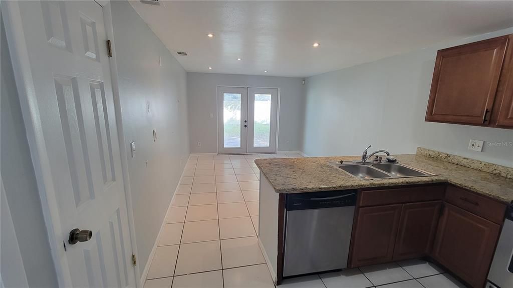 Recently Rented: $2,125 (3 beds, 2 baths, 1248 Square Feet)