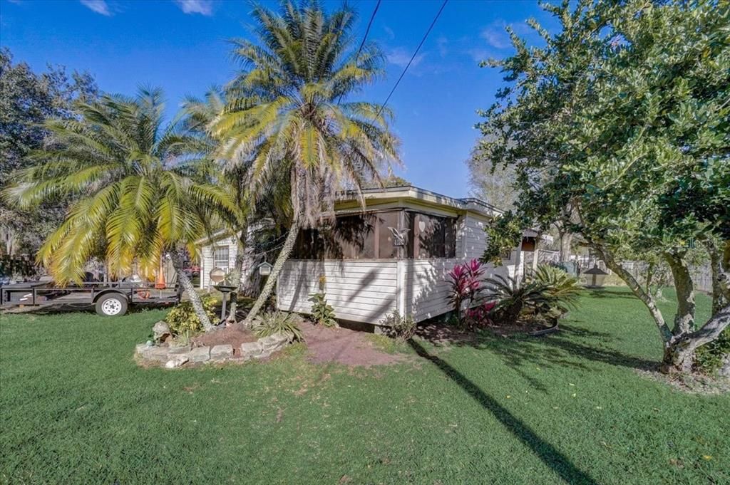 Recently Sold: $170,000 (2 beds, 1 baths, 1120 Square Feet)