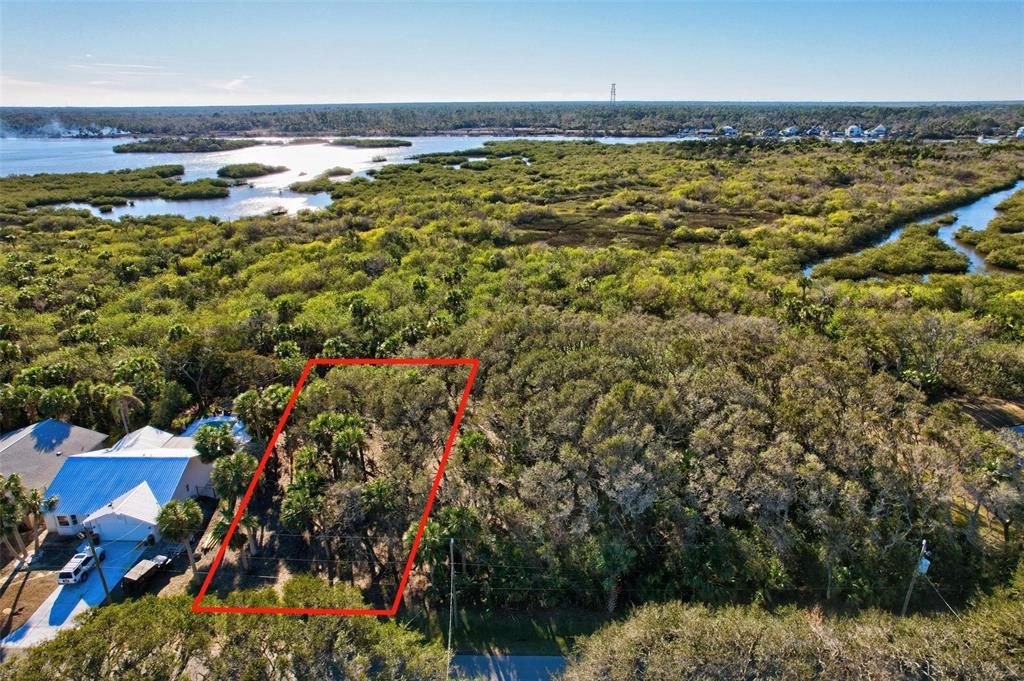 На продажу: $185,000 (0.17 acres)