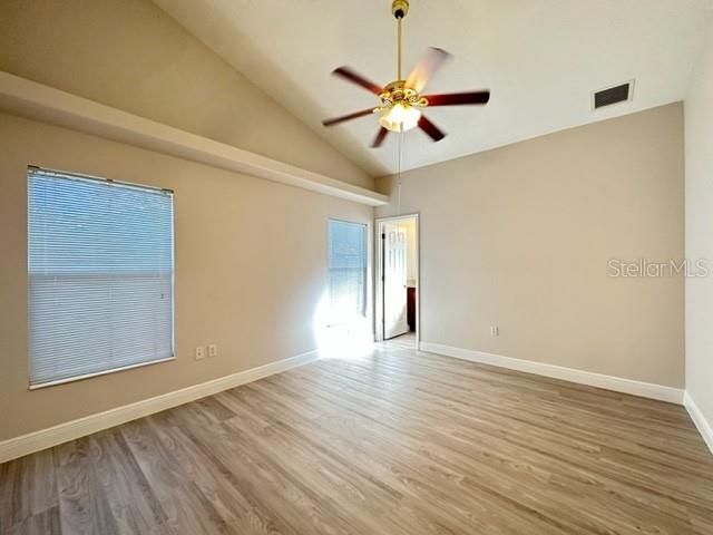 Recently Rented: $1,900 (3 beds, 2 baths, 1364 Square Feet)
