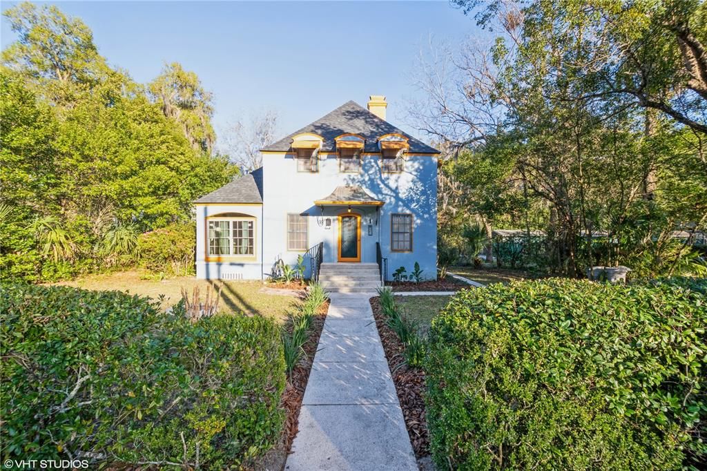 Recently Sold: $435,000 (3 beds, 2 baths, 1962 Square Feet)