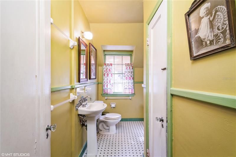 最近售出: $435,000 (3 贝兹, 2 浴室, 1962 平方英尺)