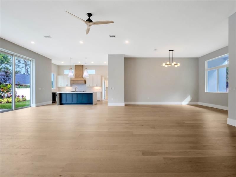 Active With Contract: $1,600,000 (5 beds, 4 baths, 4029 Square Feet)