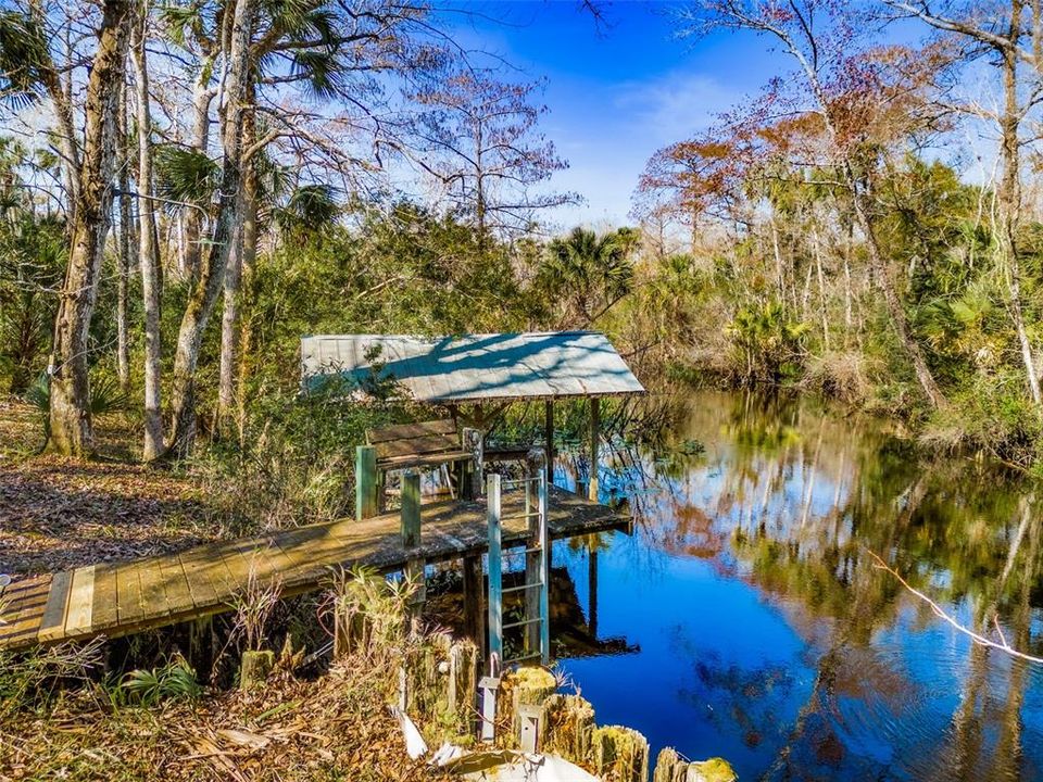 covered boat dock with electric lift