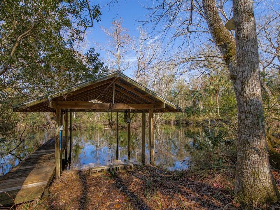 covered boat dock with electric lift