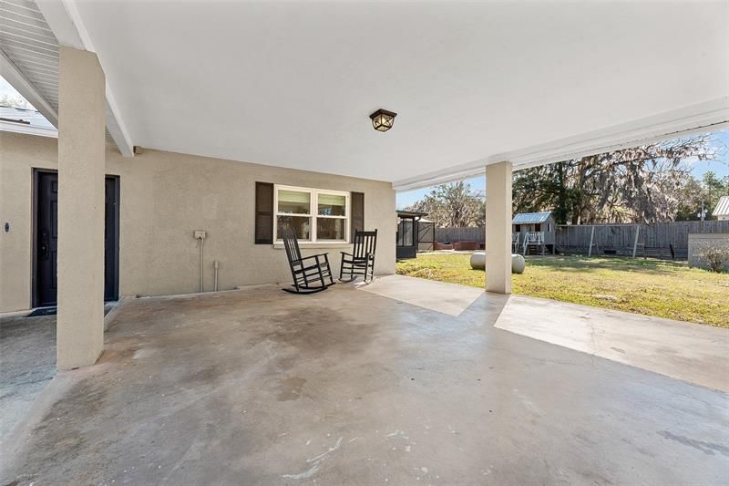 Recently Sold: $485,000 (3 beds, 2 baths, 1702 Square Feet)