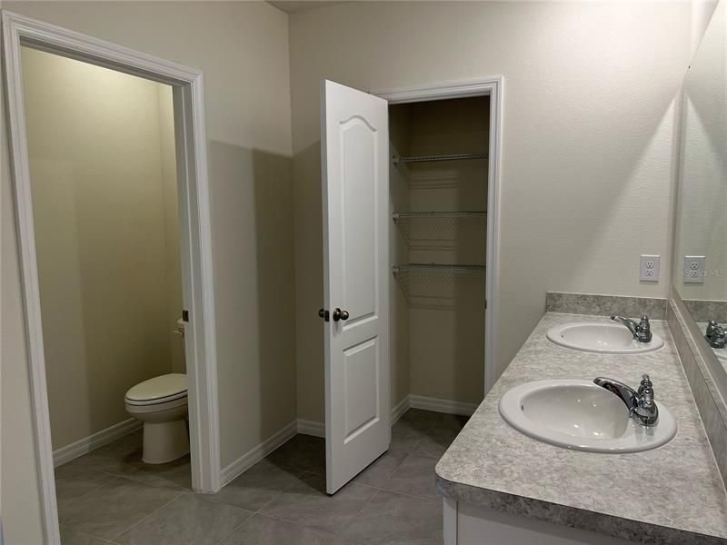 secondary bathroom