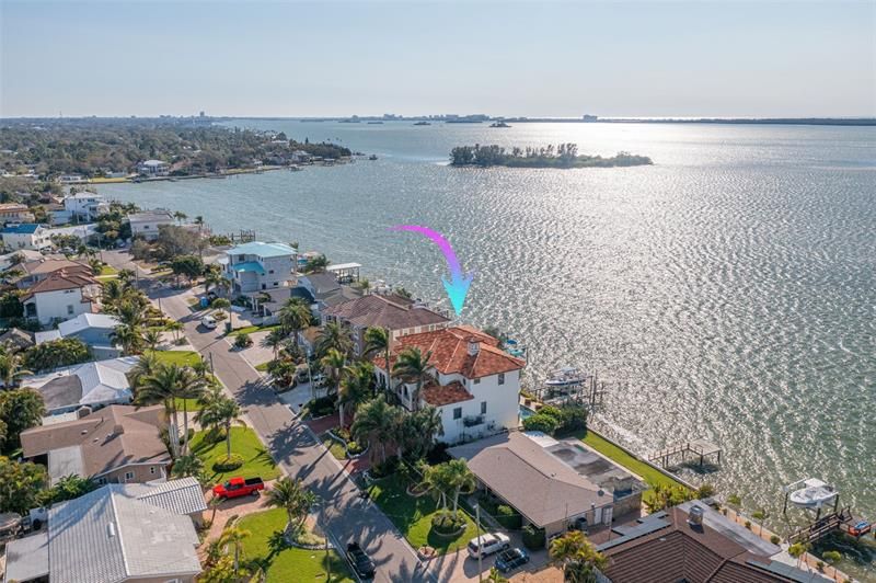 Recently Sold: $4,380,000 (4 beds, 3 baths, 4760 Square Feet)