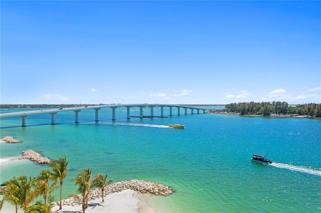 Recently Sold: $2,000,000 (3 beds, 3 baths, 1698 Square Feet)