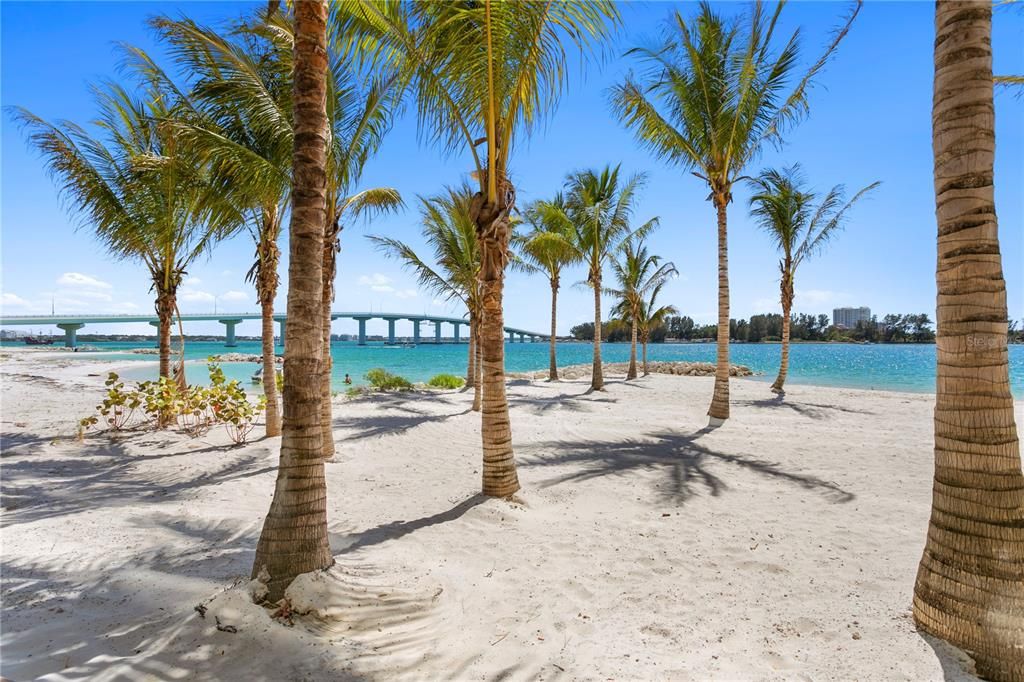 Recently Sold: $2,000,000 (3 beds, 3 baths, 1698 Square Feet)