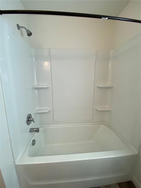 Hallway Bathroom Tub/Shower