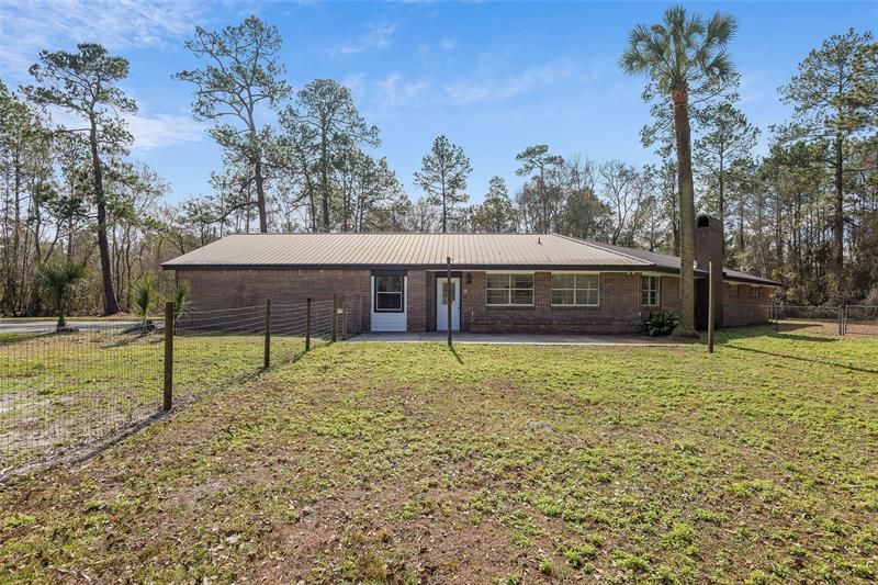 Recently Sold: $418,000 (4 beds, 3 baths, 3071 Square Feet)