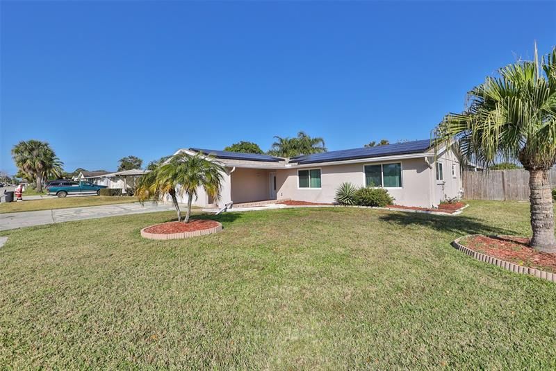 Recently Sold: $320,000 (3 beds, 2 baths, 1299 Square Feet)