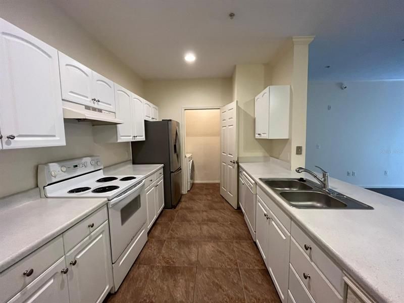 Recently Sold: $260,000 (2 beds, 2 baths, 995 Square Feet)