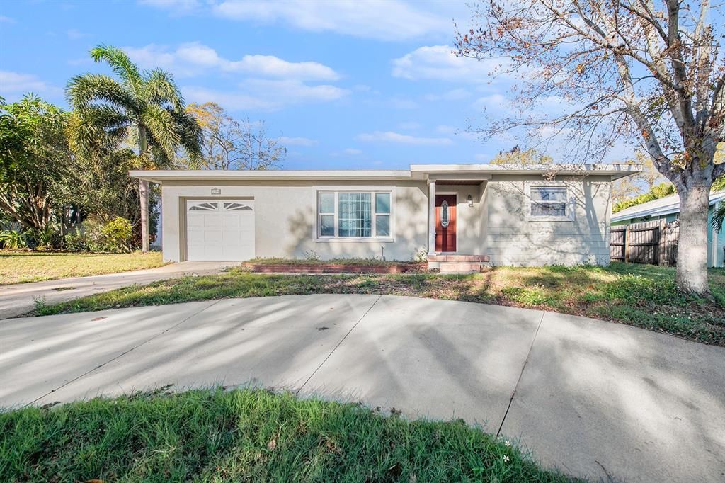 Recently Sold: $399,000 (3 beds, 2 baths, 1560 Square Feet)