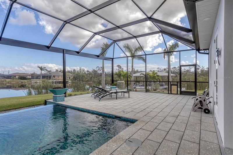 VANISHING EDGE POOL AND GREAT EXTRA PATIO SPACE