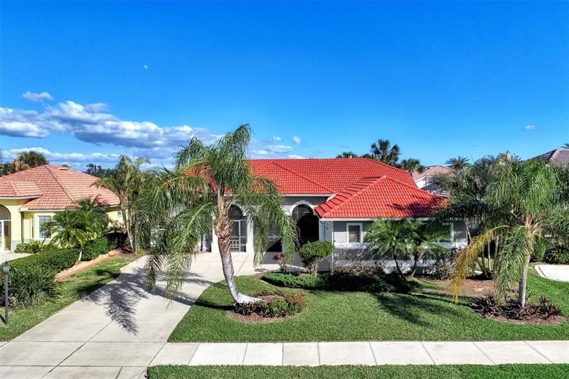 Recently Sold: $585,000 (3 beds, 2 baths, 2243 Square Feet)