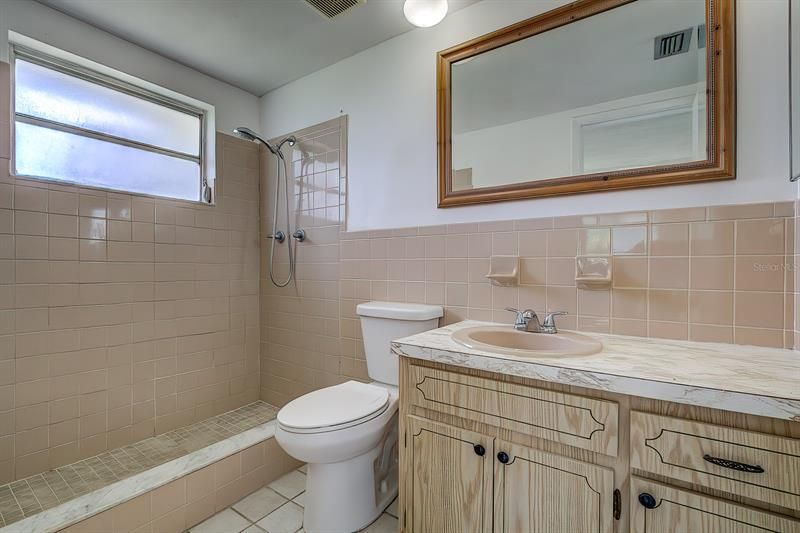 最近售出: $550,000 (3 贝兹, 2 浴室, 1360 平方英尺)