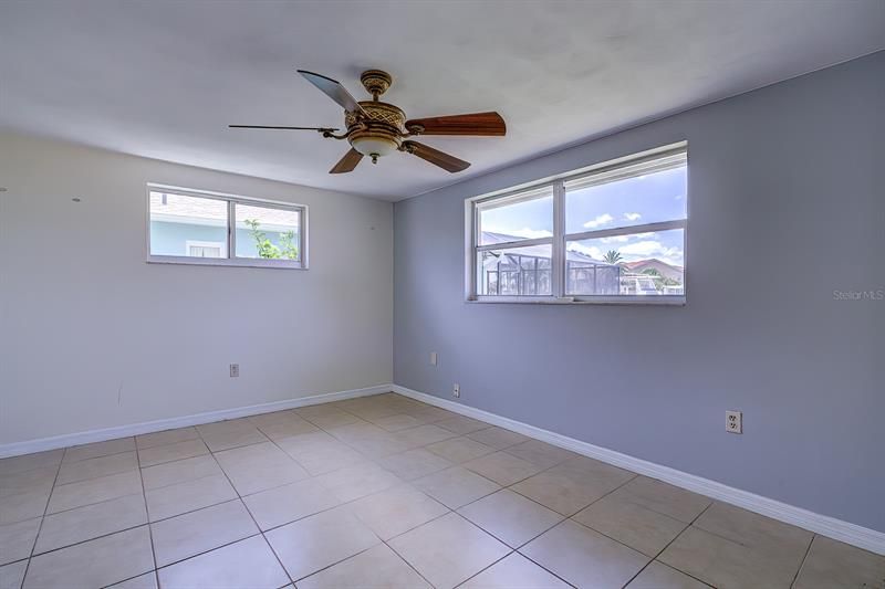 Recently Sold: $550,000 (3 beds, 2 baths, 1360 Square Feet)