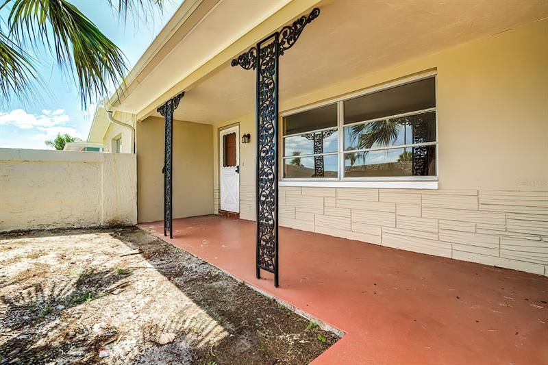 Recently Sold: $550,000 (3 beds, 2 baths, 1360 Square Feet)