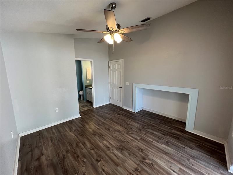 Recently Rented: $2,680 (3 beds, 2 baths, 1398 Square Feet)