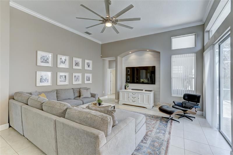 Recently Sold: $875,000 (3 beds, 3 baths, 2498 Square Feet)