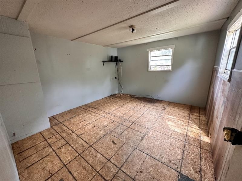 Recently Sold: $69,000 (2 beds, 1 baths, 720 Square Feet)