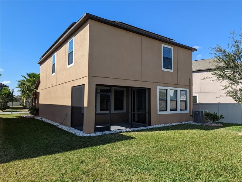 Recently Sold: $475,000 (4 beds, 2 baths, 2334 Square Feet)