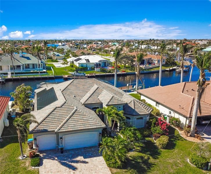 Recently Sold: $1,749,000 (4 beds, 3 baths, 2648 Square Feet)