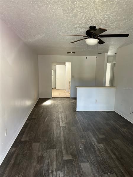 Recently Rented: $1,149 (2 beds, 1 baths, 1041 Square Feet)