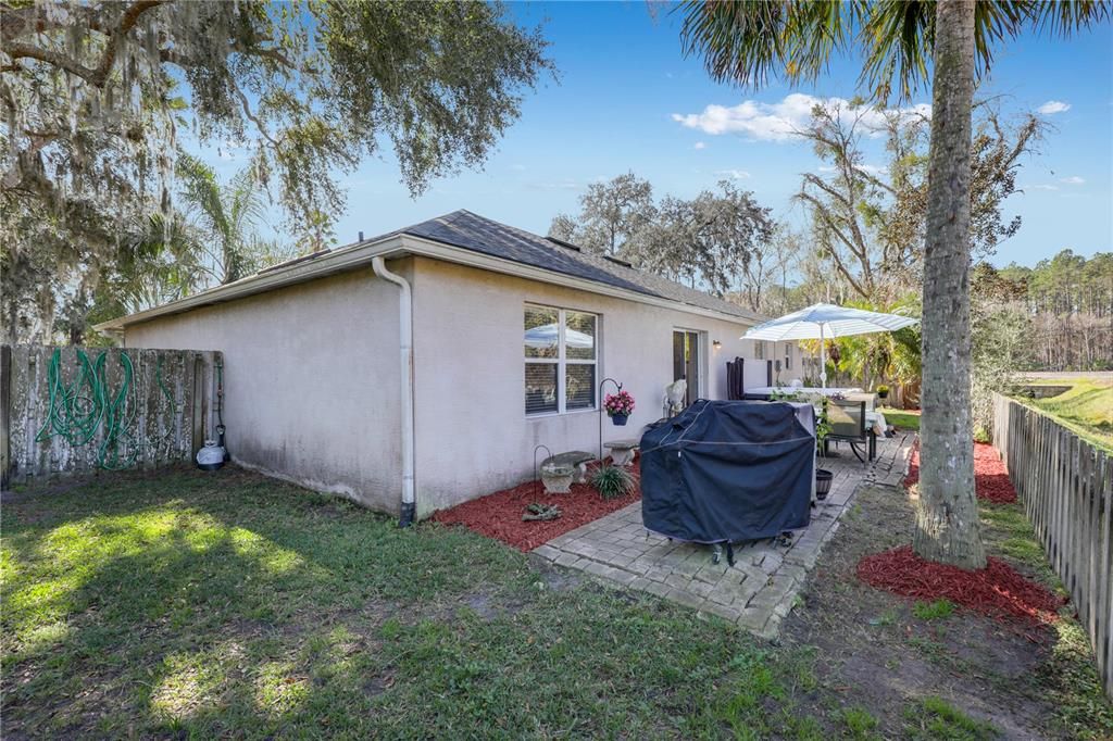Recently Sold: $335,000 (3 beds, 2 baths, 1336 Square Feet)