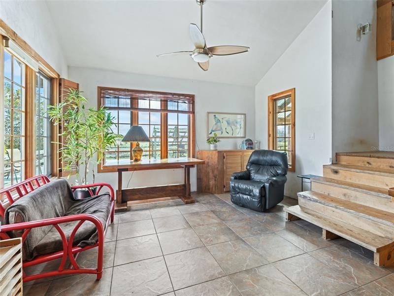 Recently Sold: $699,000 (1 beds, 1 baths, 1251 Square Feet)