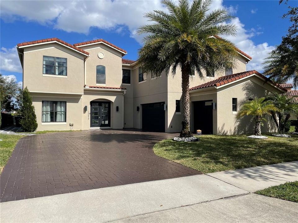 Recently Sold: $1,500,000 (5 beds, 5 baths, 4418 Square Feet)