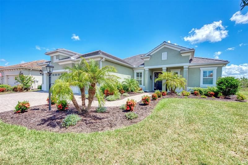 Recently Sold: $969,900 (3 beds, 2 baths, 2563 Square Feet)